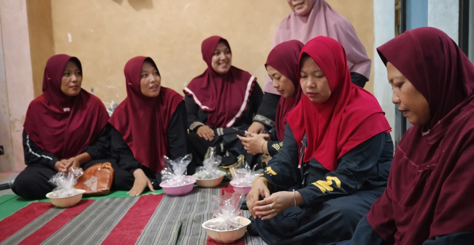 RANTING MUSLIMAT NU ROGOJAMPI ISTIQAMAH GELAR PENGAJIAN RUTIN