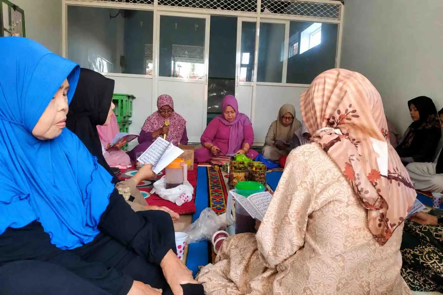 PERTEMUAN RUTIN MUSLIMAT ANAK RANTING LATENG BAHAS HIKMAH KURBAN DAN PERKUAT UKHUWAH JAMAAH