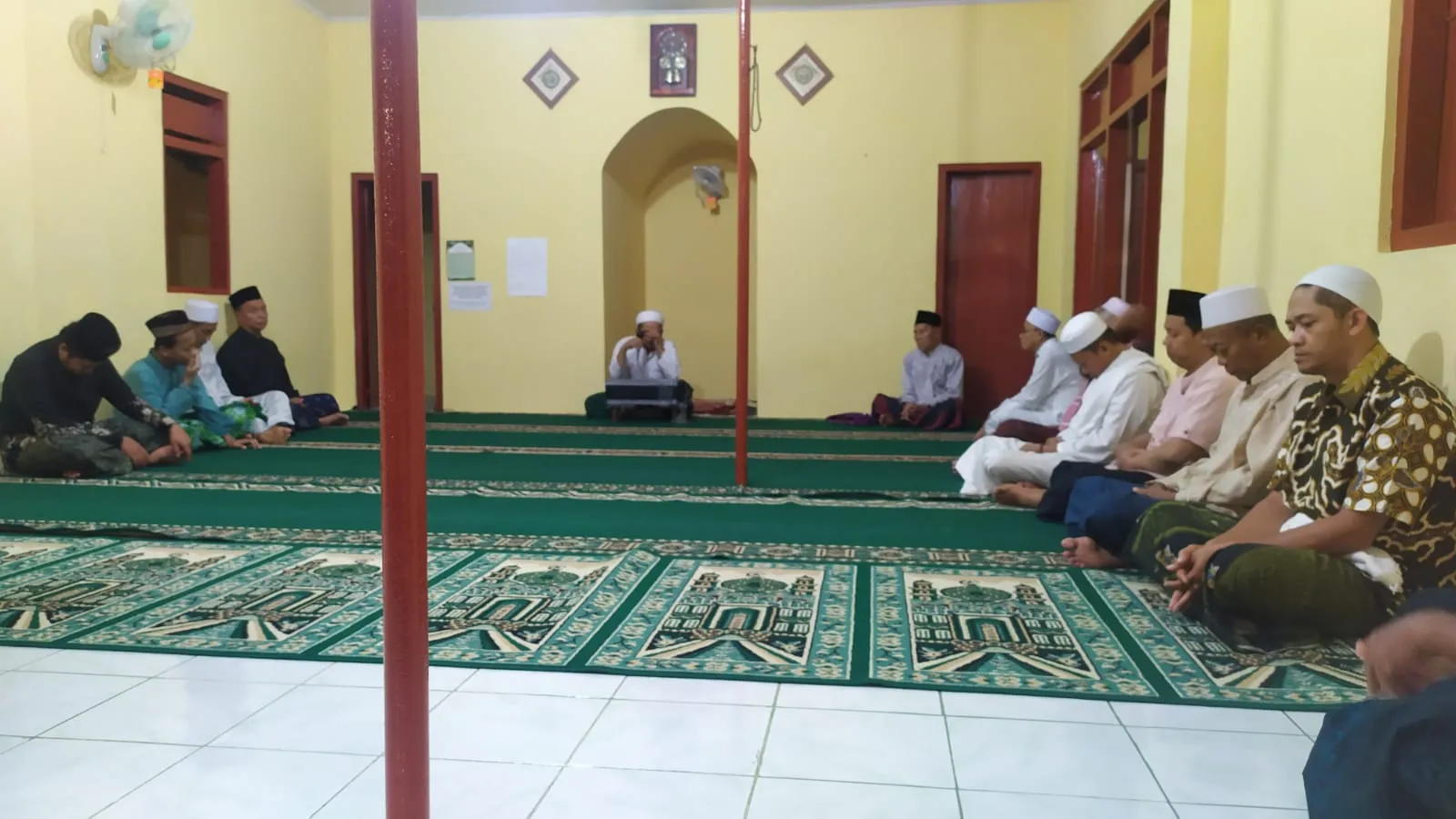 KULIAH SHUBUH DI YPIS ATTAQWA GURIT BARAT: MENGGALI FADHILAH MEMBACA AL-QUR’AN DARI KITAB AT-TIBYAN