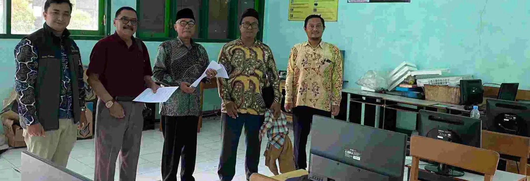 YPIA ROGOJAMPI PERKUAT PENDIDIKAN DAN LITERASI DIGITAL SEKOLAH