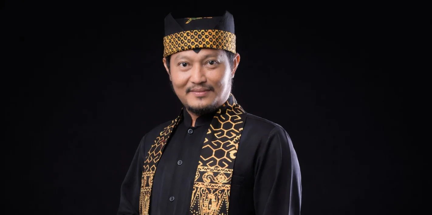 MENDIDIK DENGAN HATI, MENGAJAR DENGAN SADAR